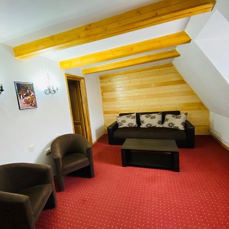 Casa Chira Hotel Vişeu de Sus Екстериор снимка