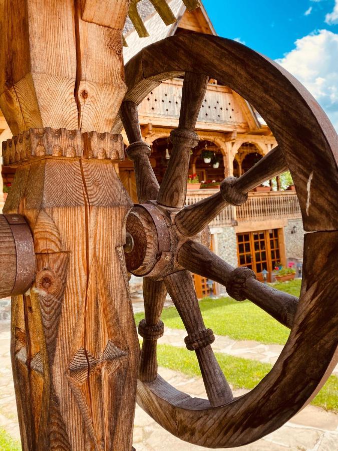 Casa Chira Hotel Vişeu de Sus Екстериор снимка