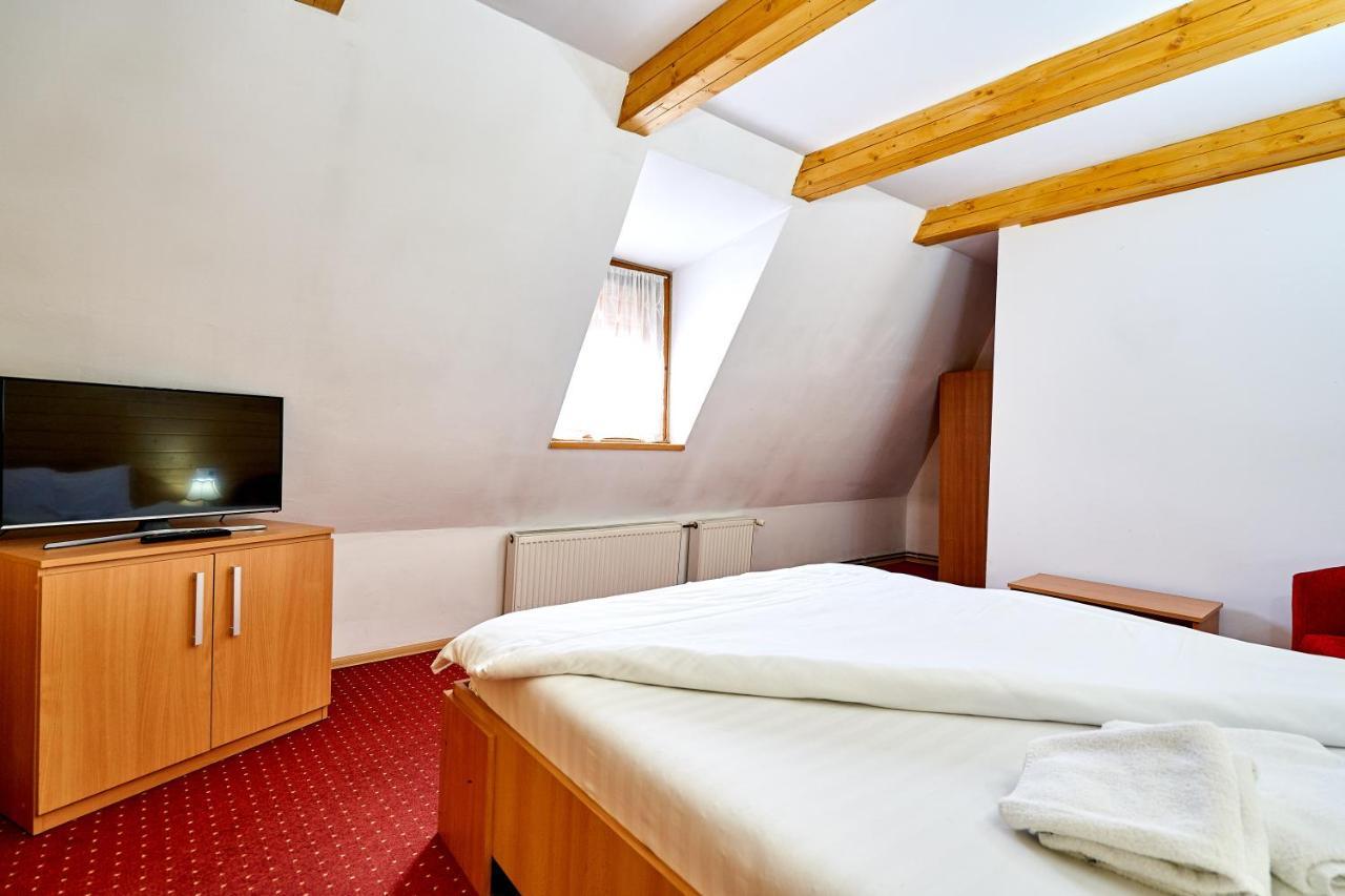 Casa Chira Hotel Vişeu de Sus Екстериор снимка