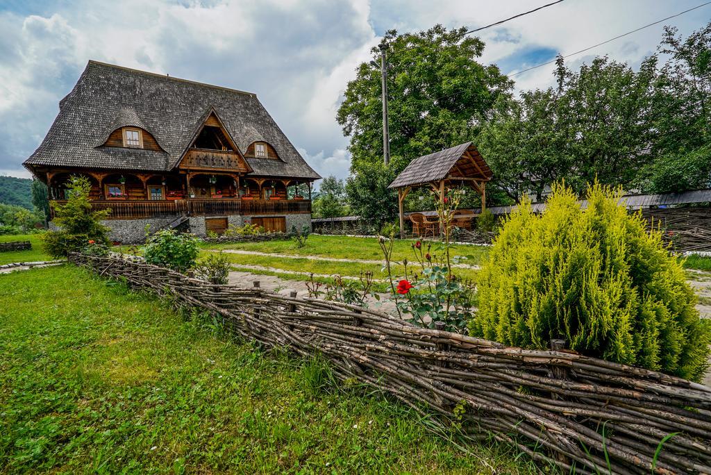 Casa Chira Hotel Vişeu de Sus Екстериор снимка