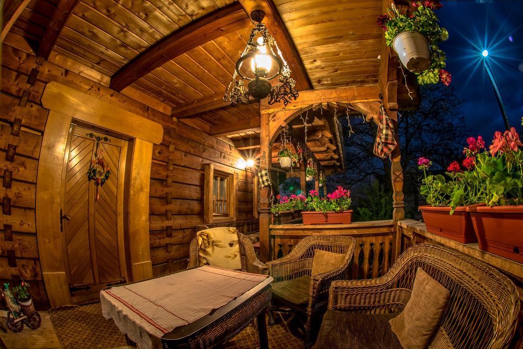 Casa Chira Hotel Vişeu de Sus Екстериор снимка