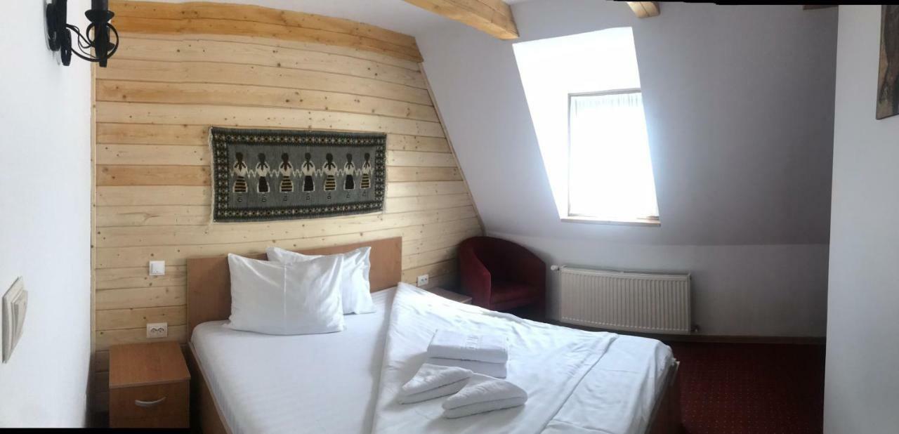 Casa Chira Hotel Vişeu de Sus Екстериор снимка